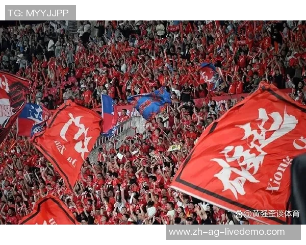 重庆业余足球热潮兴起球迷与球员共谱城市足球新篇章 重庆业余足球热潮兴起球迷与球员共谱城市足球新篇章